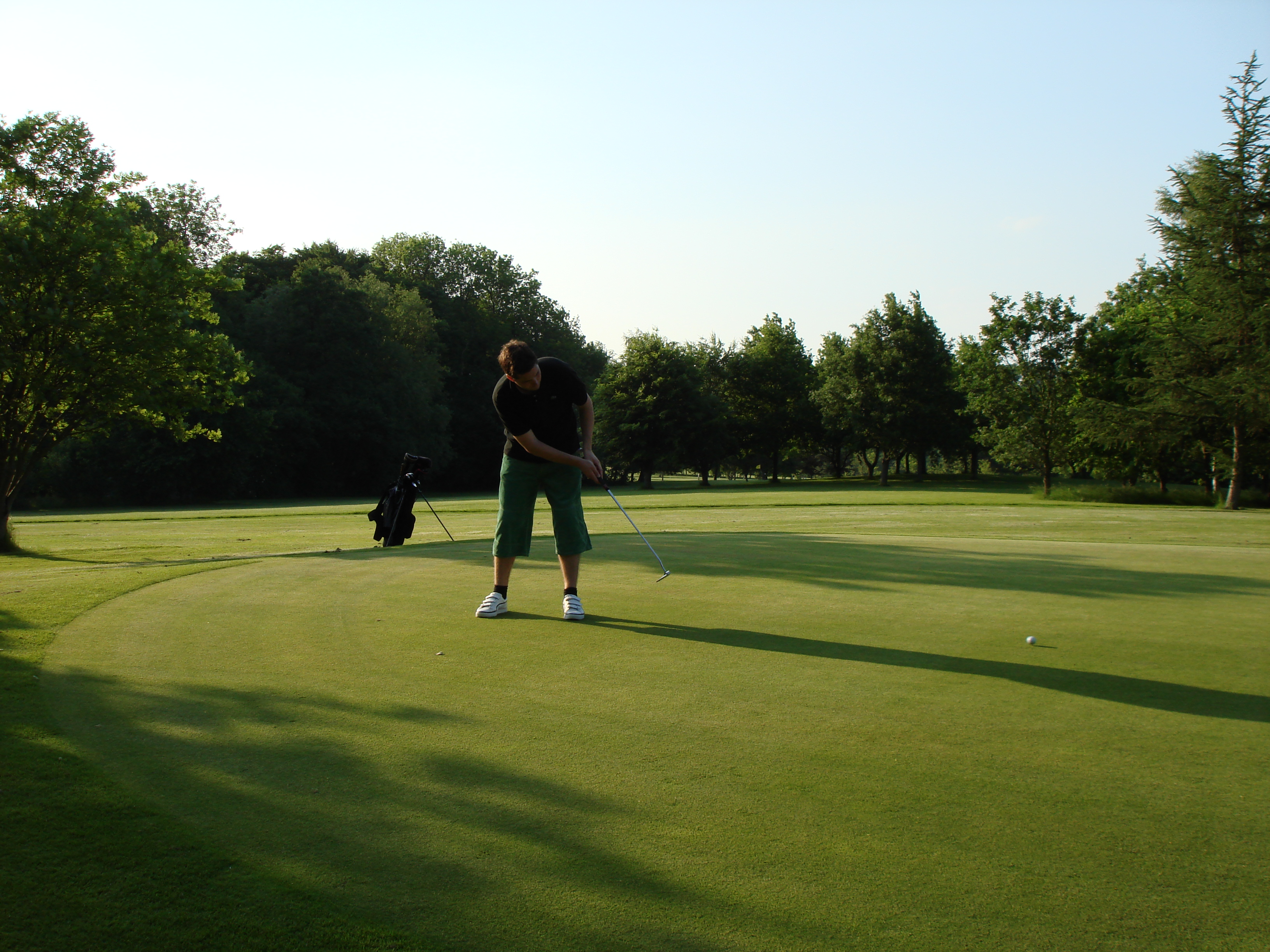 Kofoed putter på 17. green